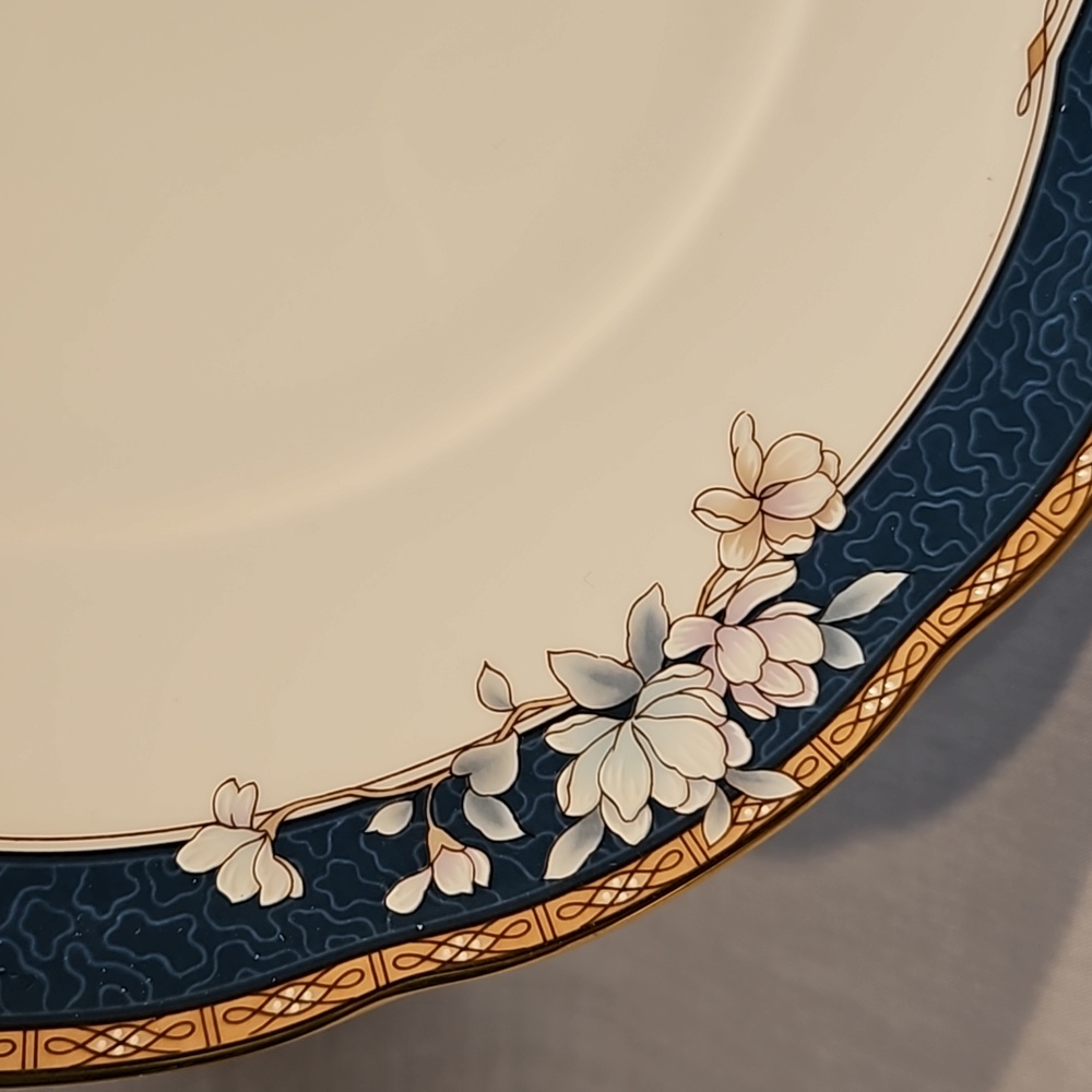 New Noritake Sandhurst 9742 Salad Plate - Picture 2 of 7
